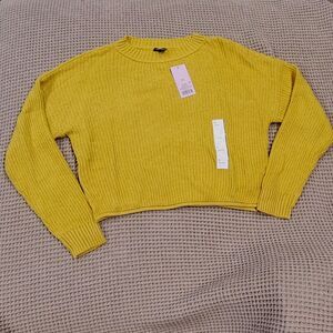 Wild Fable Woman's Crop Sweater Size M Gold Boxy NWT